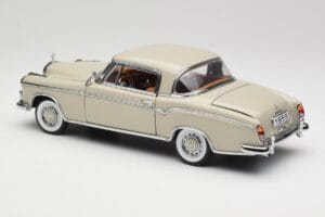 Mercedes 220 SE W128 Coupe Lysegrå Sun Star 1:18 3568 Metal — billede 7 af 8