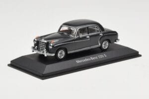 Mercedes 220S W180 Lysegrå Minichamps 1:43 B66040534 Metal — billede 2 af 4