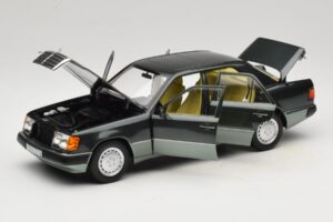 Mercedes 230E W124 Night Green Metallic Norev 1:18 183952 Metal — billede 2 af 8