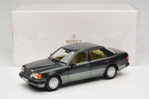 Mercedes 230E W124 Night Green Metallic Norev 1:18 183952 Metal — billede 8 af 8