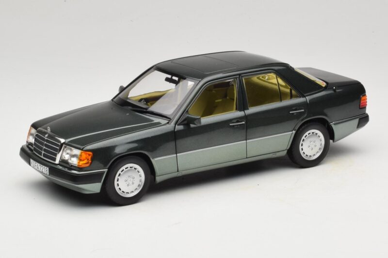 Mercedes 230E W124 Night Green Metallic Norev 1:18 183952 Metal