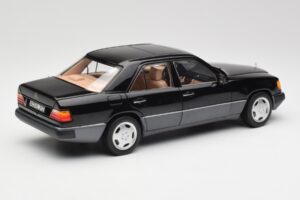 Mercedes 230E W124 AMG Wheels Sort Limited Edition Norev 1:18 183950 Metal — billede 3 af 12