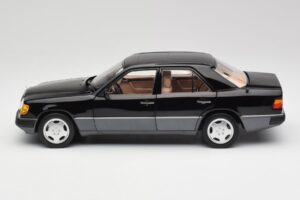 Mercedes 230E W124 AMG Wheels Sort Limited Edition Norev 1:18 183950 Metal — billede 4 af 12