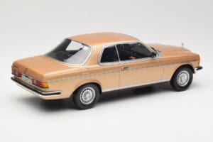 Mercedes 280 CE C123 Guld Norev 1:18 183587 Metal — billede 2 af 6
