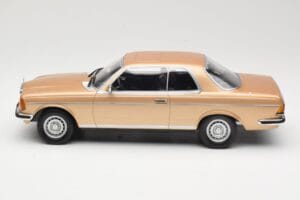 Mercedes 280 CE C123 Guld Norev 1:18 183587 Metal — billede 3 af 6