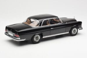 Mercedes 280 SE W111 Coupe Sort AUTOart 1:18 76286 Metal — billede 3 af 8