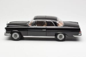 Mercedes 280 SE W111 Coupe Sort AUTOart 1:18 76286 Metal — billede 4 af 8
