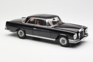 Mercedes 280 SE W111 Coupe Sort AUTOart 1:18 76286 Metal — billede 6 af 8
