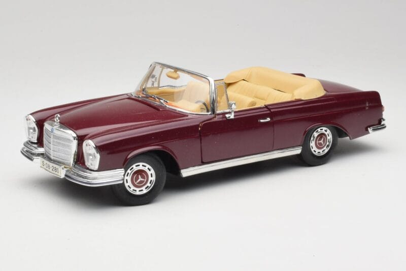 Mercedes 280SE W108 Bordeaux Rød Maisto 1:18 31811 Metal
