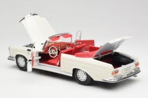 Mercedes 280SE W108 Ivory Hvid Maisto 1:18 50223 Metal — billede 5 af 8