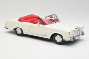 Mercedes 280SE W108 Ivory Hvid Maisto 1:18 50223 Metal — billede 6 af 8