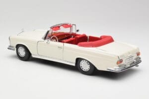 Mercedes 280SE W108 Ivory Hvid Maisto 1:18 50223 Metal — billede 7 af 8