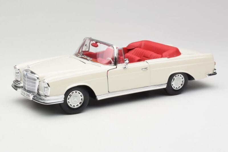 Mercedes 280SE W108 Ivory Hvid Maisto 1:18 50223 Metal