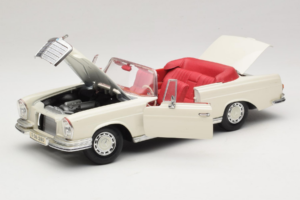 Mercedes 280 SE W108 Hvid Maisto 1:18 52111 Metal — billede 2 af 8