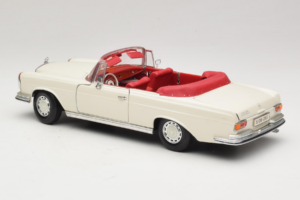 Mercedes 280 SE W108 Hvid Maisto 1:18 52111 Metal — billede 7 af 8