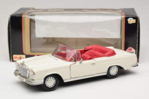 Mercedes 280 SE W108 Hvid Maisto 1:18 52111 Metal — billede 8 af 8