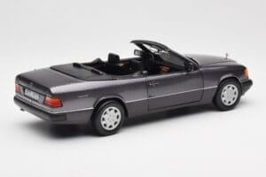 Mercedes 300 CE-24 W124 Cabriolet Lilla Metallic Norev 1:18 183567 Metal — billede 4 af 10
