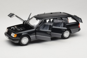 Mercedes 300 D W124 Stationcar Sort Norev 1:18 183960 Metal — billede 2 af 8