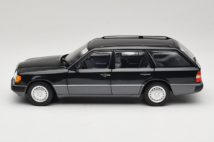 Mercedes 300 D W124 Stationcar Sort Norev 1:18 183960 Metal — billede 4 af 8
