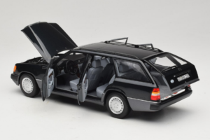 Mercedes 300 D W124 Stationcar Sort Norev 1:18 183960 Metal — billede 5 af 8