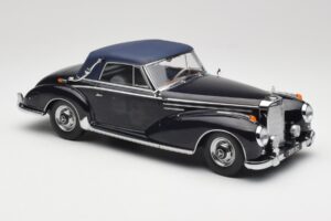 Mercedes 300 SC W188 Cabriolet Softtop Mørkeblå KK-Scale 1:18 KKDC180944 Metal — billede 4 af 6