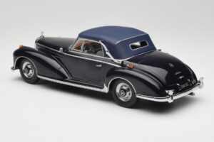 Mercedes 300 SC W188 Cabriolet Softtop Mørkeblå KK-Scale 1:18 KKDC180944 Metal — billede 5 af 6
