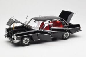 Mercedes 300 SEL 6.3 W109 Sort AUTOart 1:18 76140 Metal — billede 2 af 8