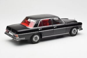 Mercedes 300 SEL 6.3 W109 Sort AUTOart 1:18 76140 Metal — billede 3 af 8