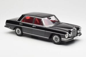 Mercedes 300 SEL 6.3 W109 Sort AUTOart 1:18 76140 Metal — billede 6 af 8