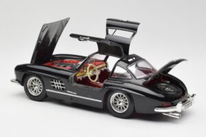 Mercedes 300 SL W198 Sort Bburago 1:18 35791 Metal — billede 5 af 8
