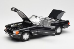 Mercedes 300 SL R107 Sort Pearl Forhandlerudgave Norev 1:18 B66040678 Metal — billede 2 af 10