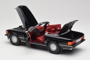 Mercedes 300 SL R107 Sort Norev 1:18 183511 Metal — billede 5 af 8