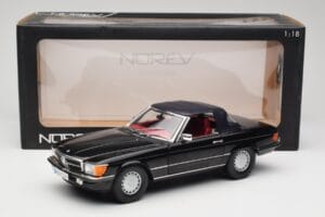 Mercedes 300 SL R107 Sort Norev 1:18 183511 Metal — billede 8 af 8