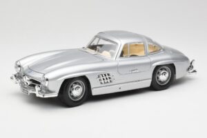 Mercedes 300 SL Sølv Bburago 1:18 3013 Metal