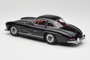 Mercedes 300 SL W198 Sort Minichamps 1:18 180039004 Metal — billede 7 af 8