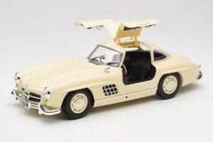 Mercedes 300 SL W198 Creme Minichamps 1:18 110037212 Metal — billede 2 af 8