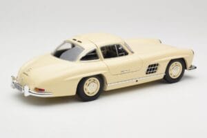 Mercedes 300 SL W198 Creme Minichamps 1:18 110037212 Metal — billede 3 af 8