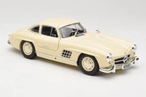 Mercedes 300 SL W198 Creme Minichamps 1:18 110037212 Metal — billede 6 af 8
