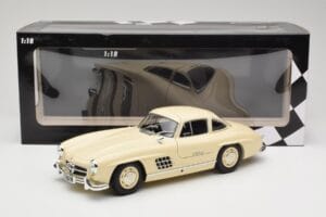 Mercedes 300 SL W198 Creme Minichamps 1:18 110037212 Metal — billede 8 af 8