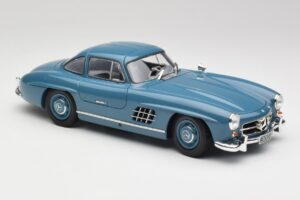 Mercedes 300 SL W198 Lyseblå Minichamps 1:18 180039007 Metal — billede 6 af 8