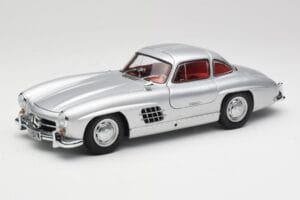 Mercedes 300 SL W198 Gullwing Sølv Metallic Minichamps 1:18 B66040379 Metal