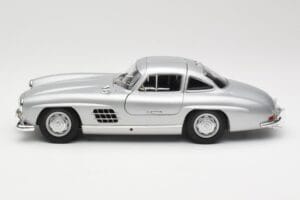 Mercedes 300 SL W198 Gullwing Sølv Minichamps 1:18 110037210 Metal — billede 4 af 8