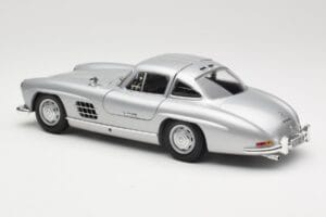 Mercedes 300 SL W198 Gullwing Sølv Minichamps 1:18 110037210 Metal — billede 7 af 8