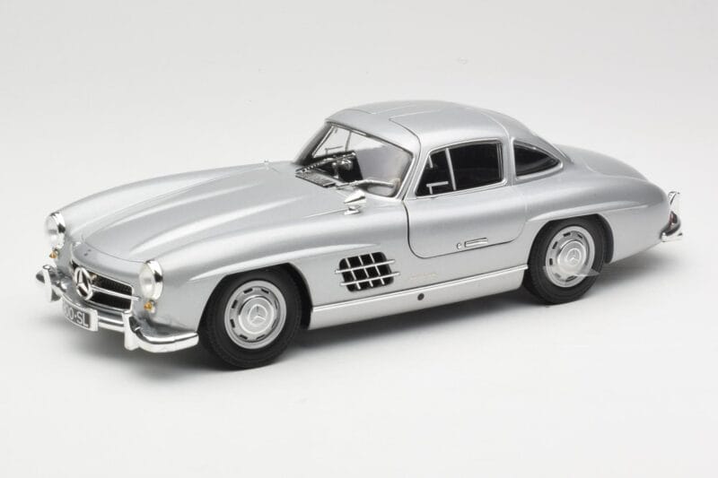 Mercedes 300 SL W198 Gullwing Sølv Minichamps 1:18 110037210 Metal