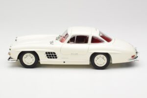 Mercedes 300 SL W198 Hvid Minichamps 1:18 180039006 Metal — billede 4 af 8