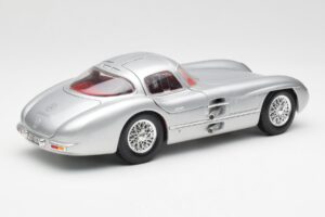 Mercedes 300 SLR Uhlenhaut Coupe Sølv Maisto 1:18 536898 Metal — billede 3 af 8