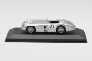 Mercedes 300 SLR #21 K. Kling / A. Simon 24 Hours of Le Mans 1955 Minichamps 1:43 432553021 Metal