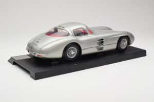Mercedes 300 SLR Sølv Revell 1:12 08851 Metal — billede 3 af 8