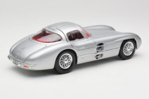 Mercedes 300 SLR Uhlenhaut Coupe Sølv Maisto 1:18 36898 Metal — billede 3 af 8