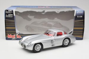 Mercedes 300 SLR Uhlenhaut Coupe Sølv Maisto 1:18 36898 Metal — billede 8 af 8